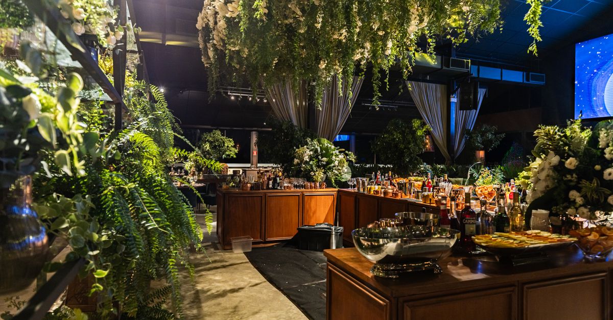 Customising Audio Visual Experiences for Hybrid Conferences