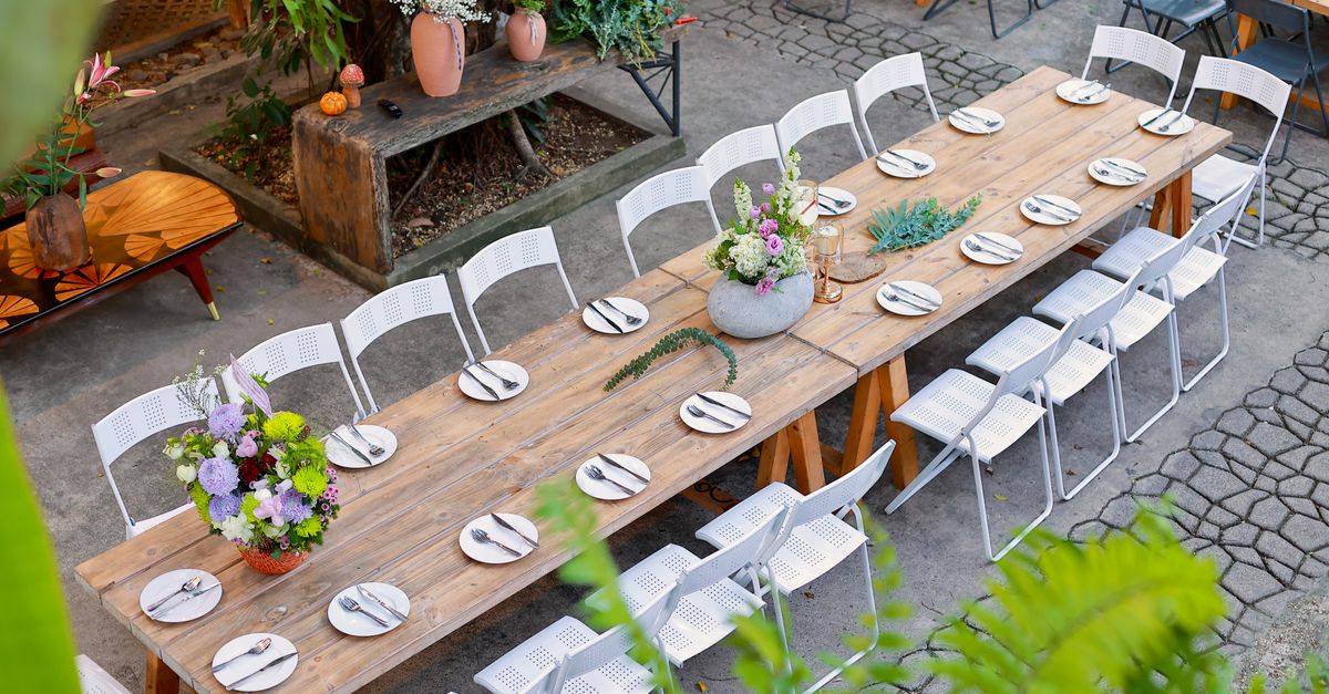 Tips for Catering to a Large Wedding Guest List